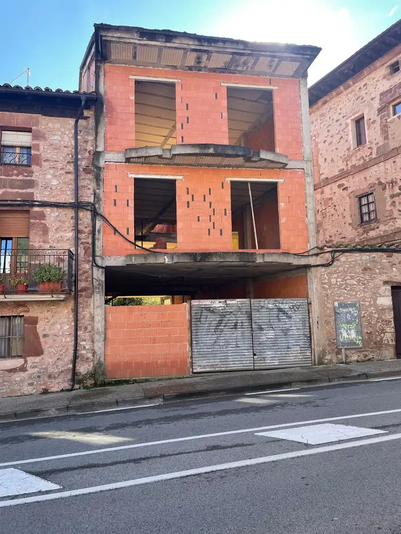 Vista exterior de Edificio en venta en Ezcaray