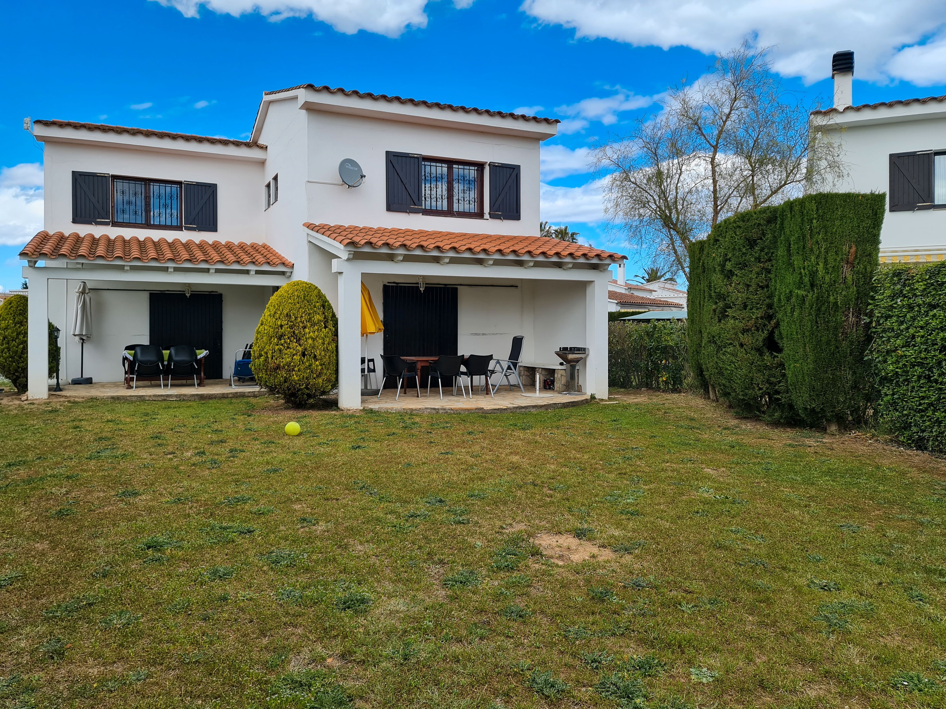 Jardí de Casa o xalet en venda en L'Escala amb Aire condicionat, Jardí privat i Terrassa
