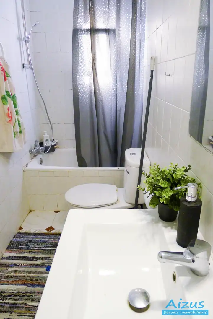 Bathroom of Flat for sale in Ripollet  with Heating