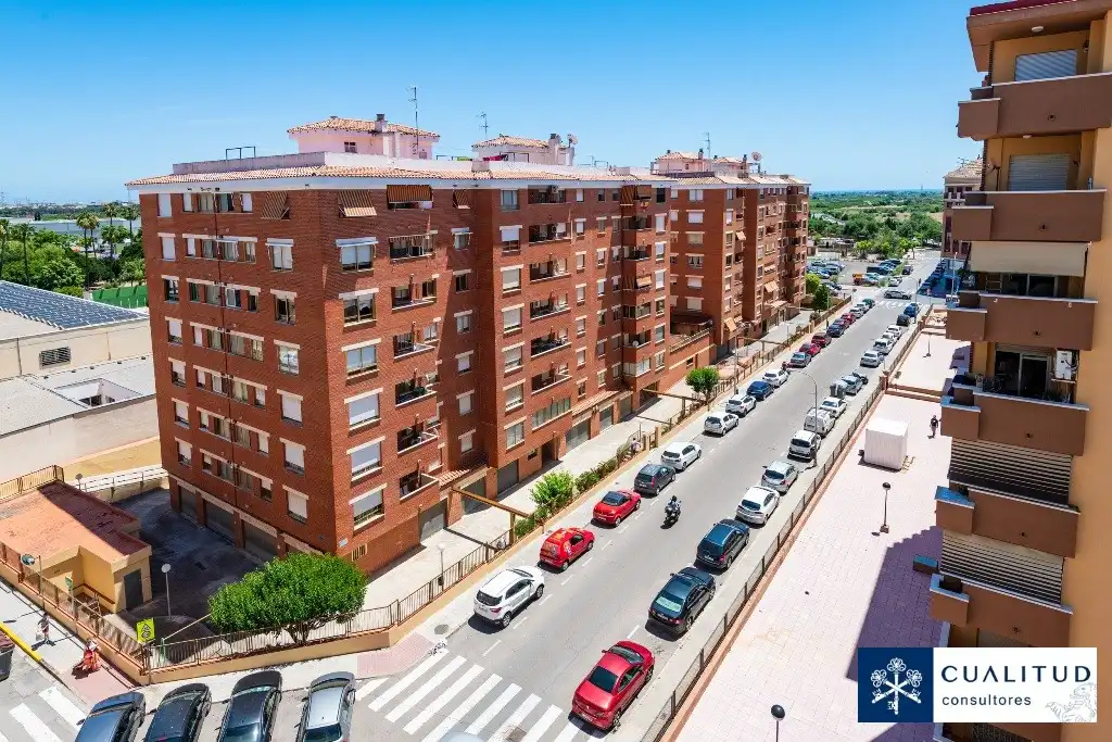 Außenansicht von Dachboden zum Verkauf in Vila-real mit Parkett, Terrasse und Abstellraum