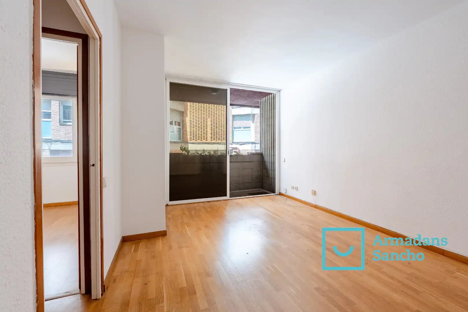 Exterior view of Flat for sale in Barcelona  with Parquet flooring and Balcony