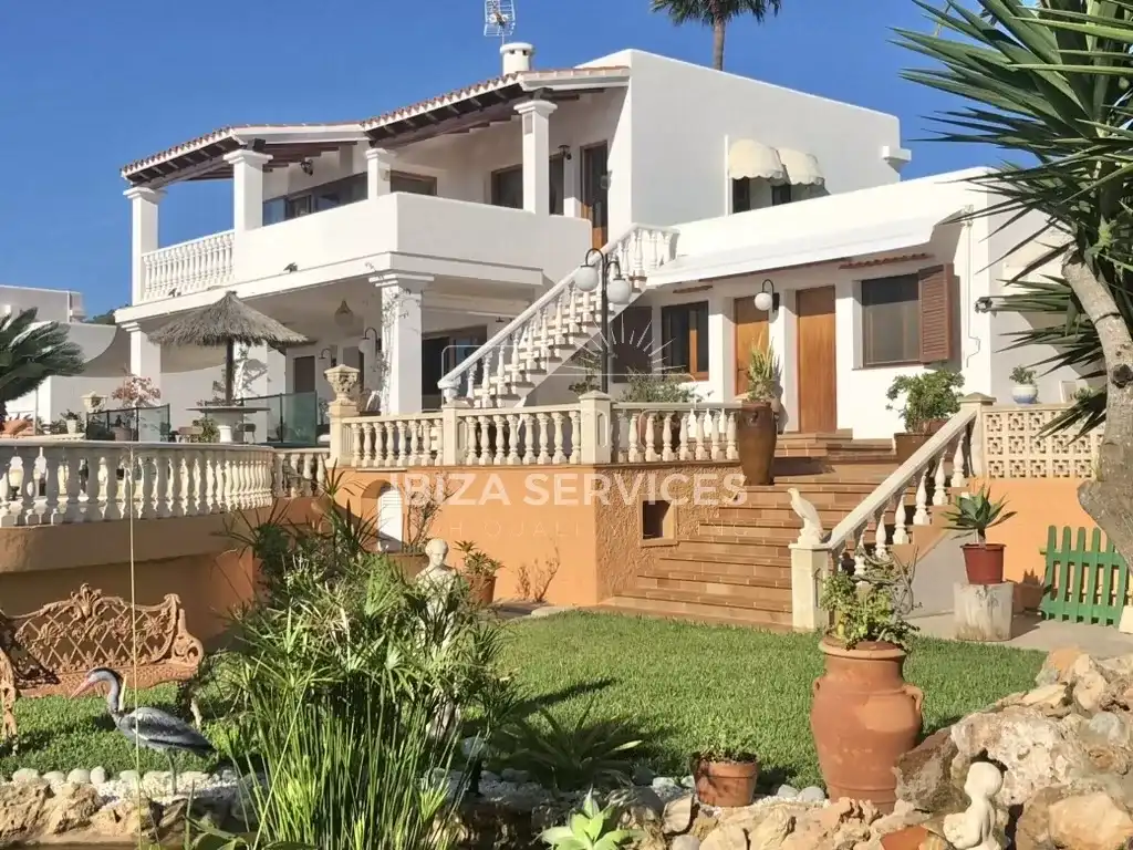 Xalet amb piscina en venda a Sant Jordi de Ses Salines-Sant Francesc