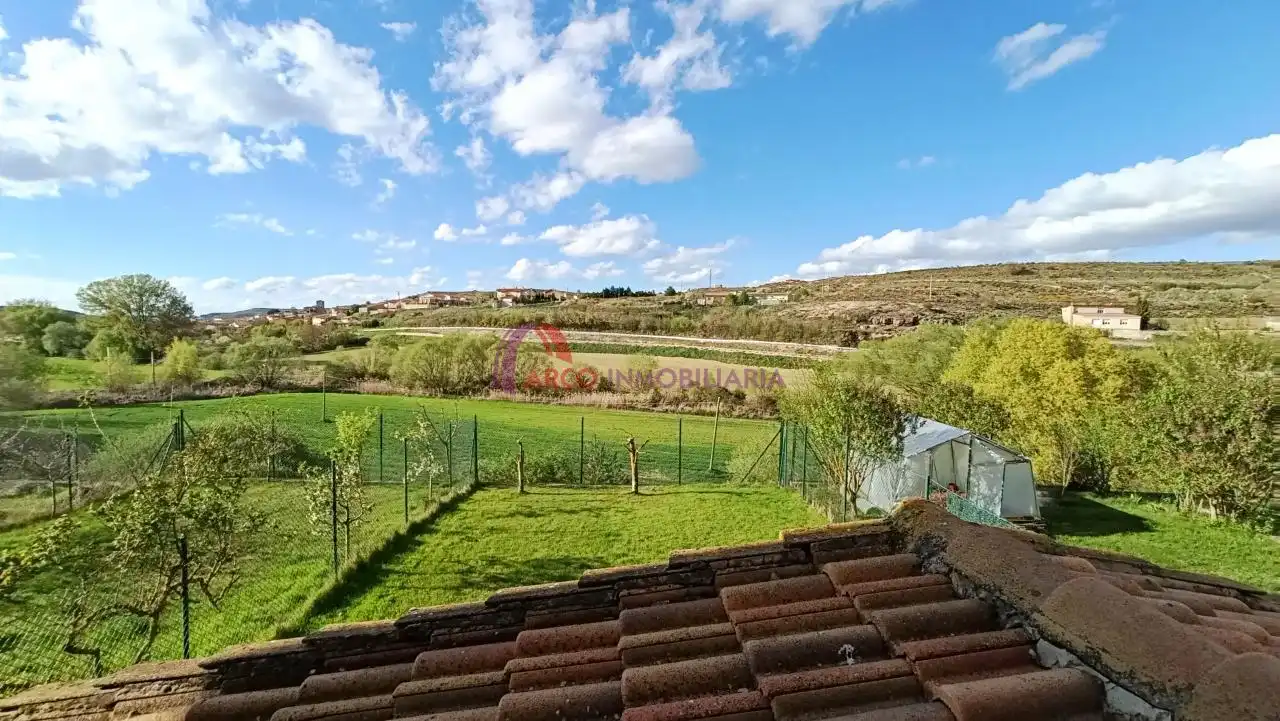 Garten von Einfamilien-Reihenhaus zum Verkauf in Cardeñadijo mit Heizung, Privatgarten und Terrasse