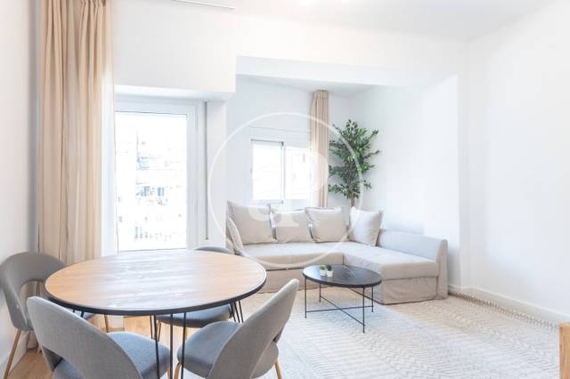 Piso en Alquiler en Carrer de la Marina en Fort Pienc