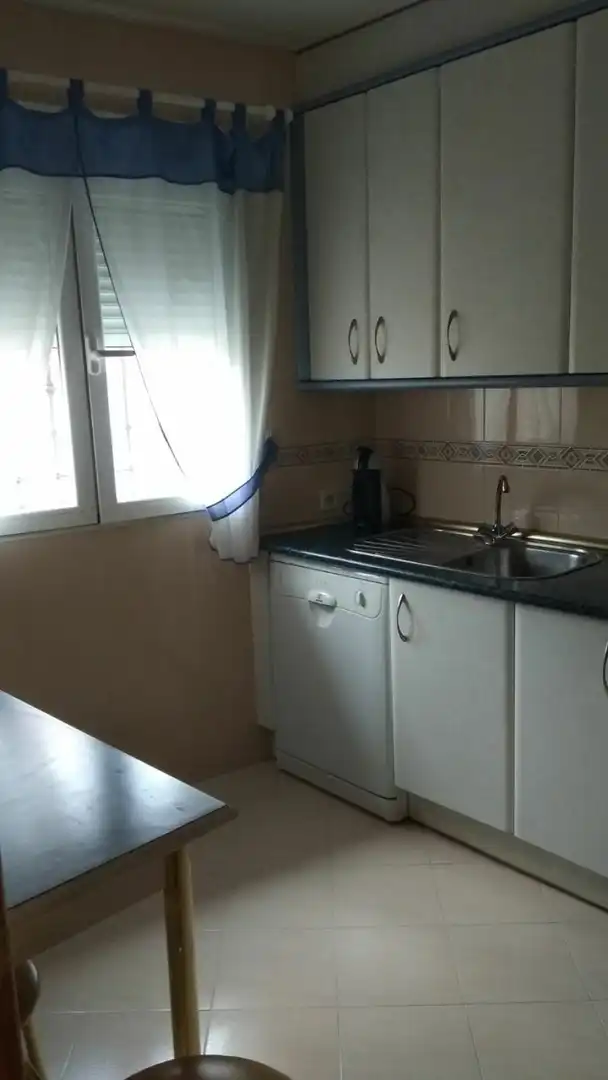 Cuina de Casa o xalet en venda en Chozas de Canales amb Calefacció, Jardí privat i Terrassa