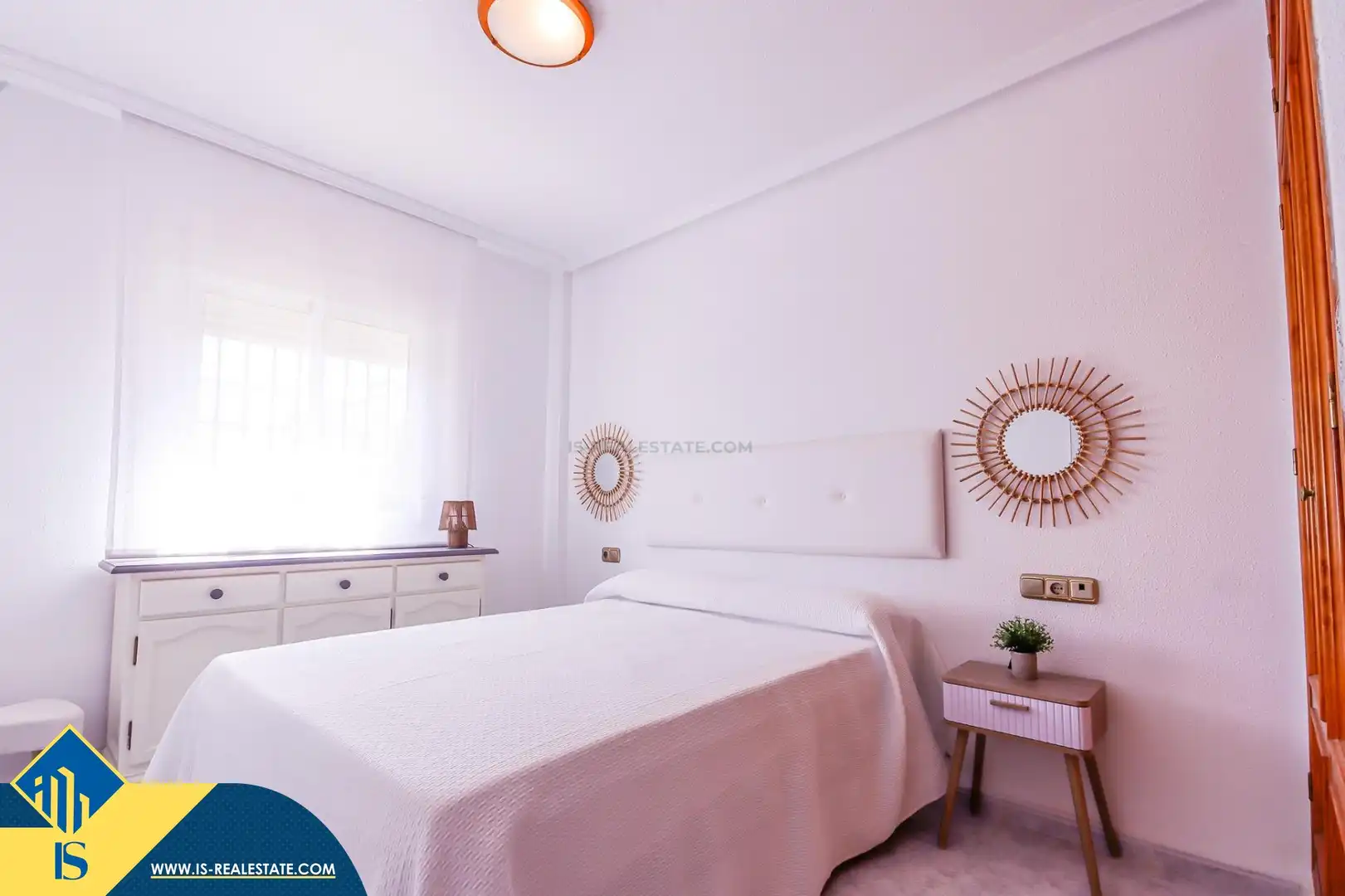 Dormitori de Casa o xalet de lloguer en Orihuela amb Aire condicionat, Terrassa i Moblat
