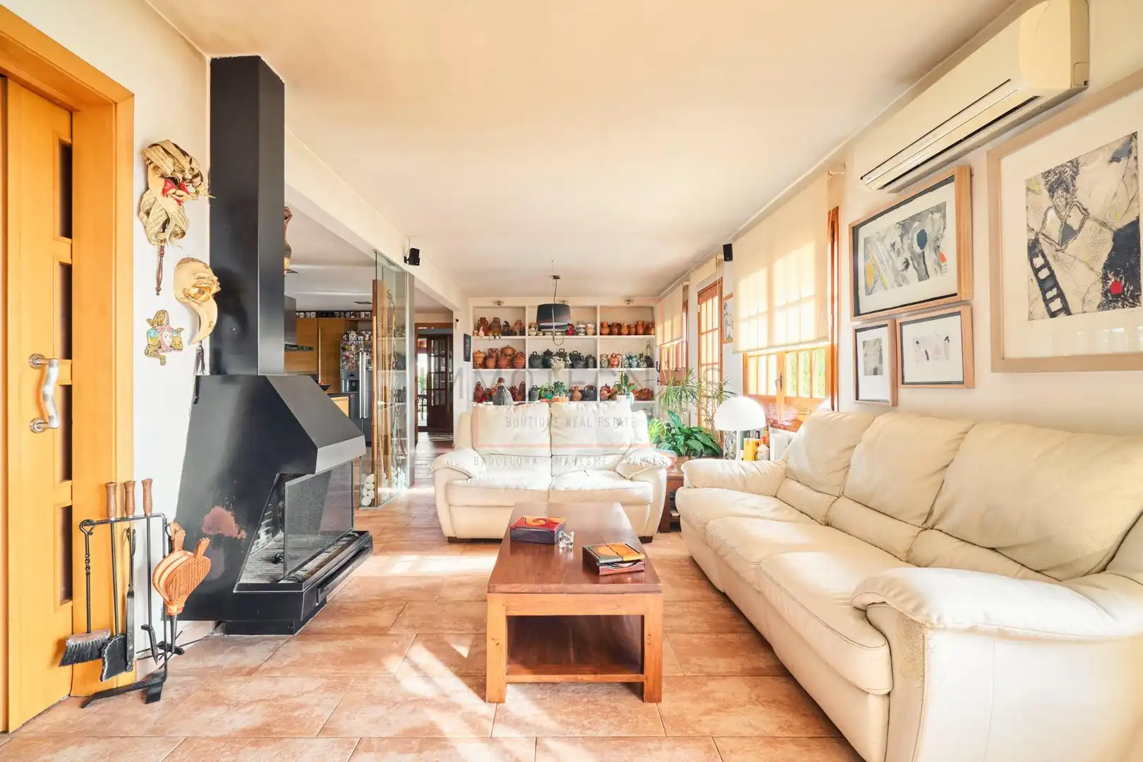 Sala d'estar de Casa o xalet en venda en Les Franqueses del Vallès amb Aire condicionat, Jardí privat i Terrassa
