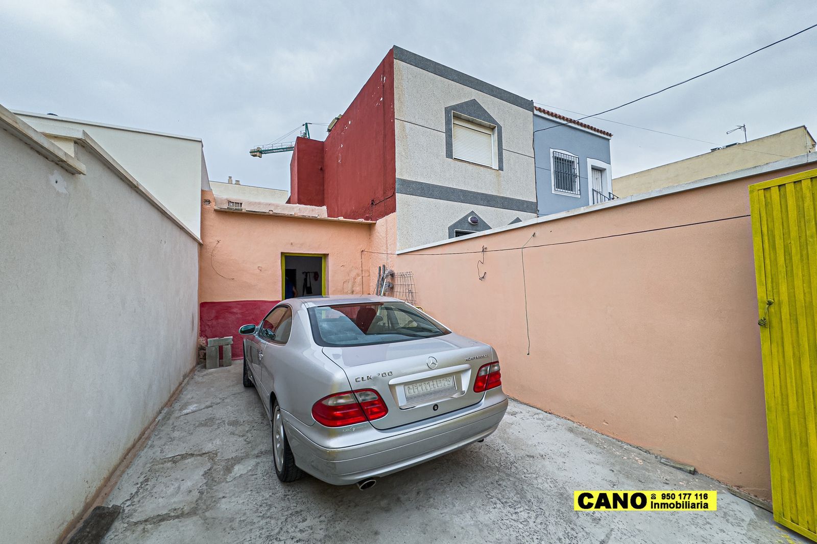 Vista exterior de Casa o xalet en venda en  Almería Capital