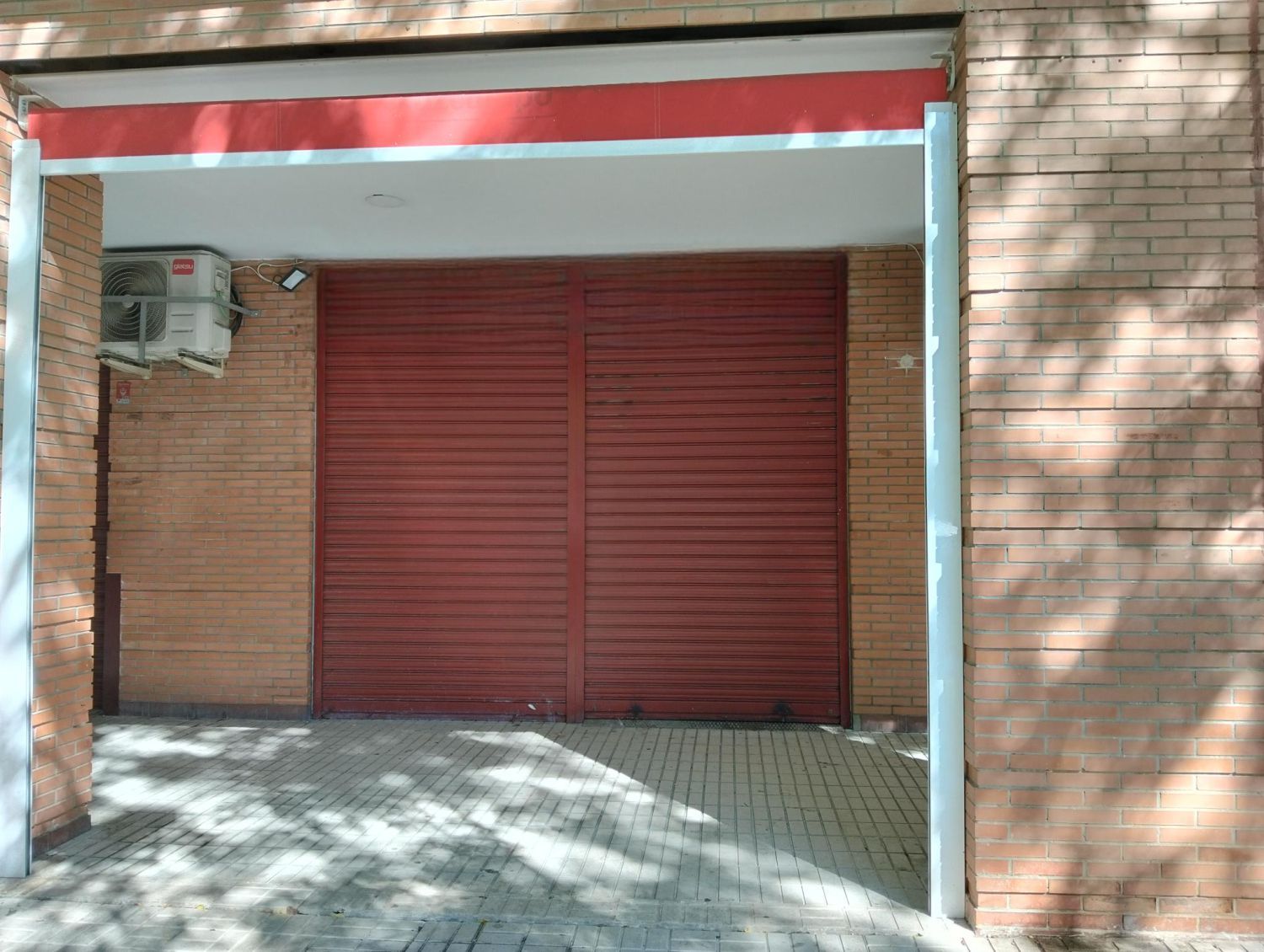 Exterior view of Premises for sale in  Sevilla Capital