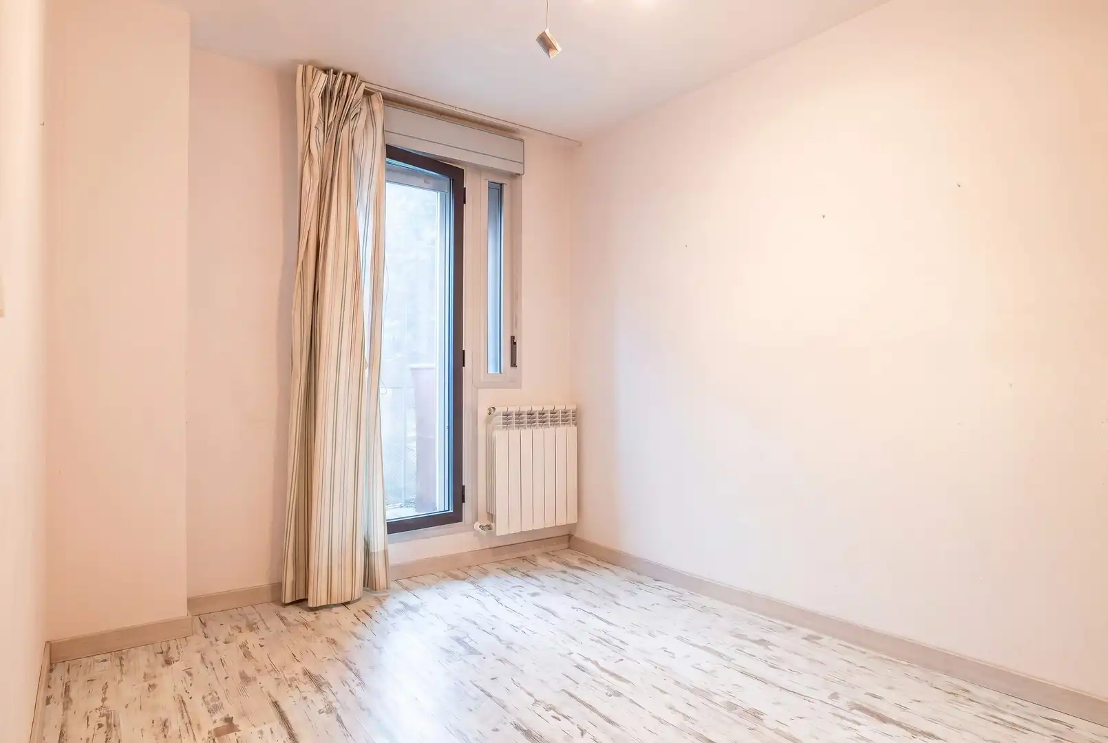 Habitación de Dúplex en venta en Zaragoza con Aire acondicionado, Calefacción y Terraza