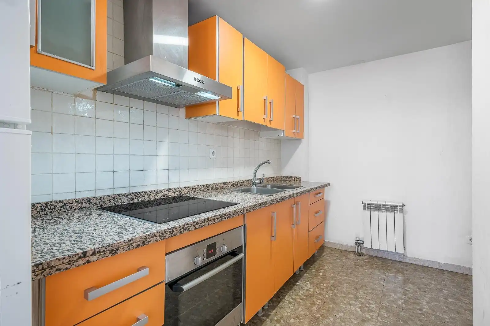 Kitchen of Flat for sale in Granada  with Heating