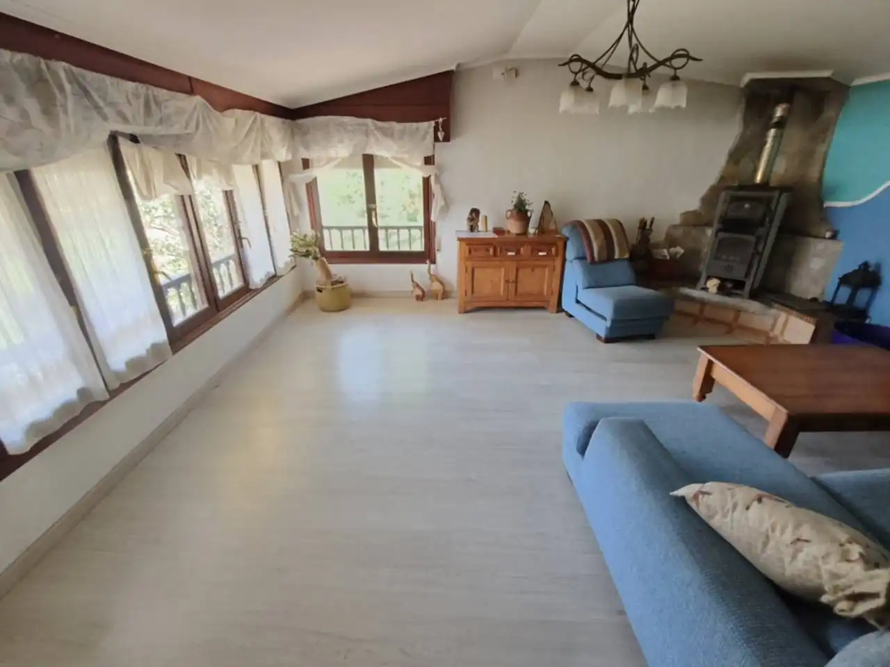 Sala d'estar de Casa o xalet en venda en Muskiz amb Jardí privat i Terrassa