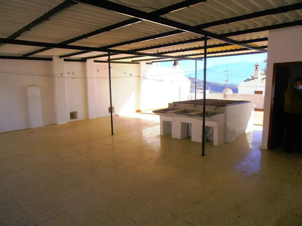 Wohnung zum Verkauf in Lanjarón mit Terrasse und Balkon
