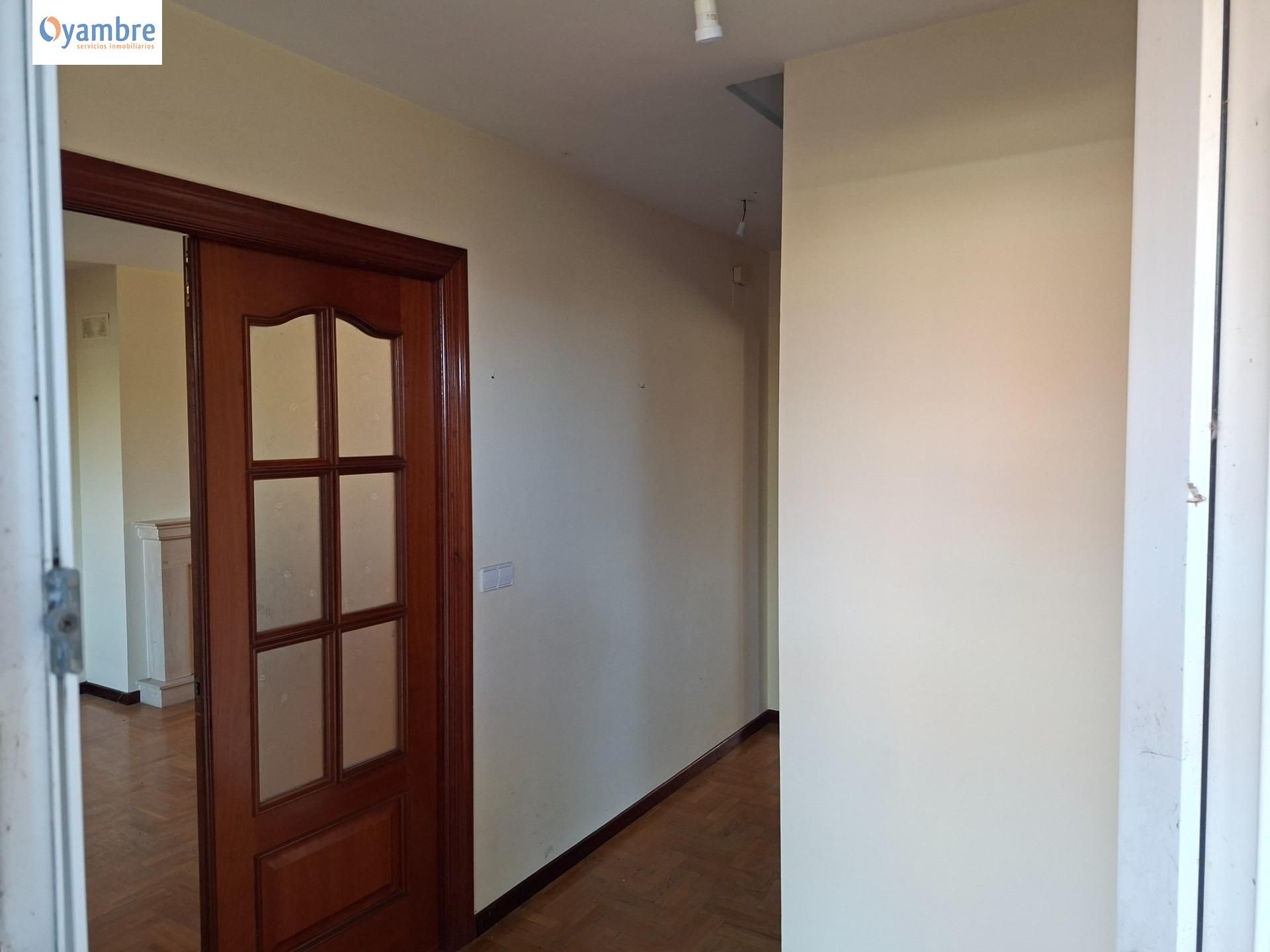 Casa adosada en venda en Gijón  amb Calefacció, Jardí privat i Parquet