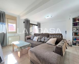 Living room of Flat for sale in Badalona  with Air Conditioner, Heating and Balcony