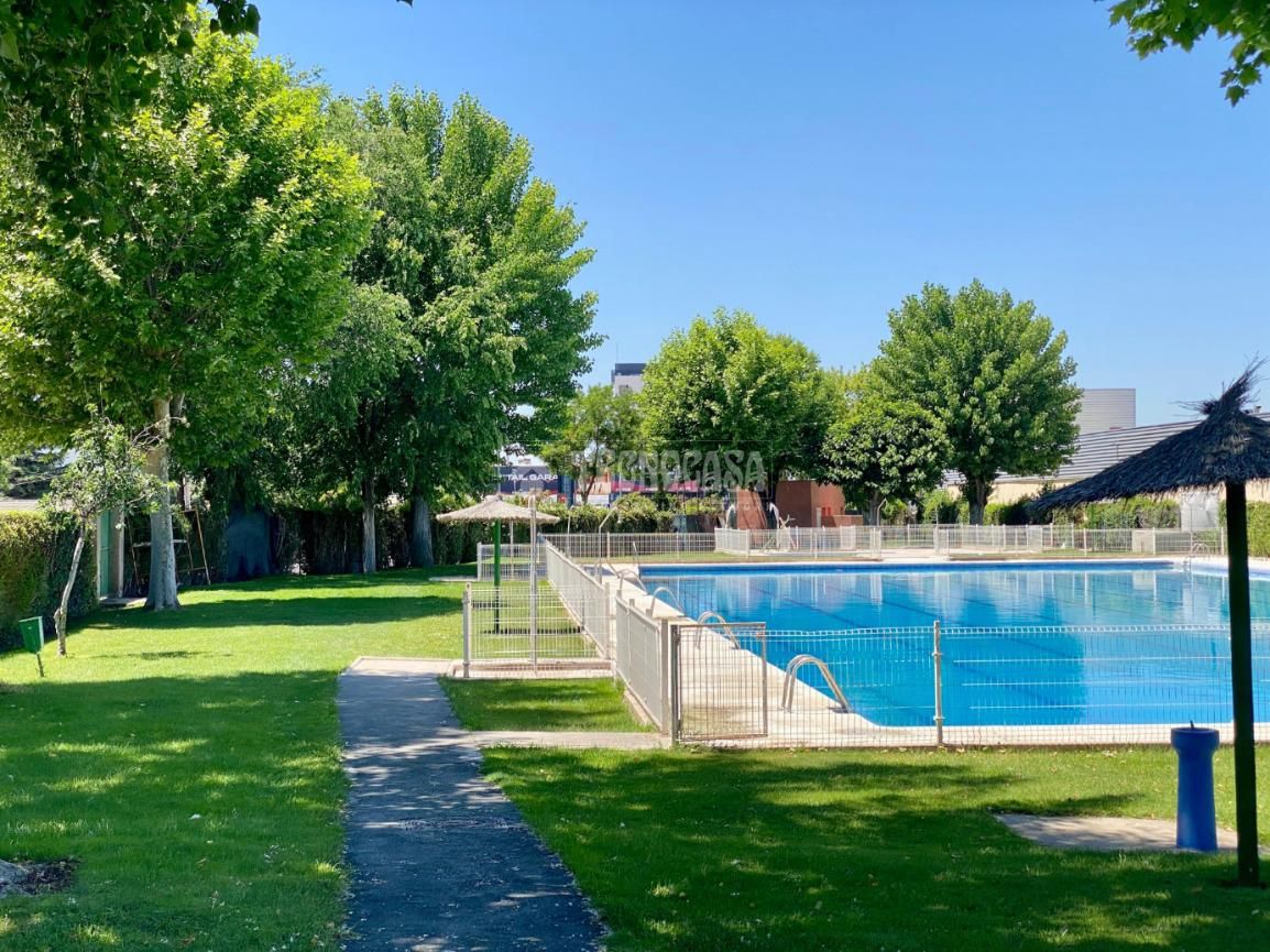 Swimming pool of Flat for sale in Fuenlabrada  with Heating, Swimming Pool and Community pool