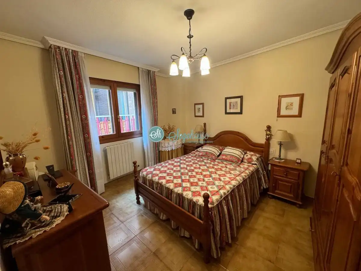 Habitación de Piso en venta en Segovia con Calefacción, Terraza y Trastero