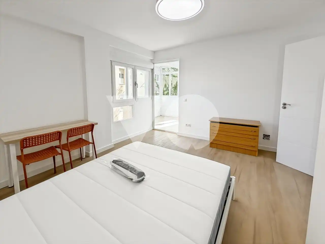 Habitación de Piso para compartir en Madrid con Calefacción y Amueblado