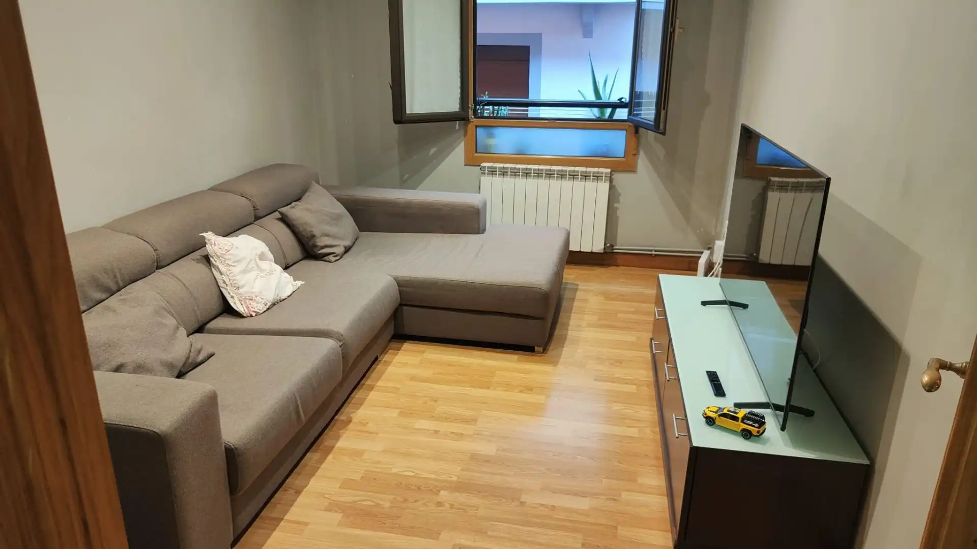 Wohnzimmer von Wohnung zum Verkauf in Errenteria mit Heizung