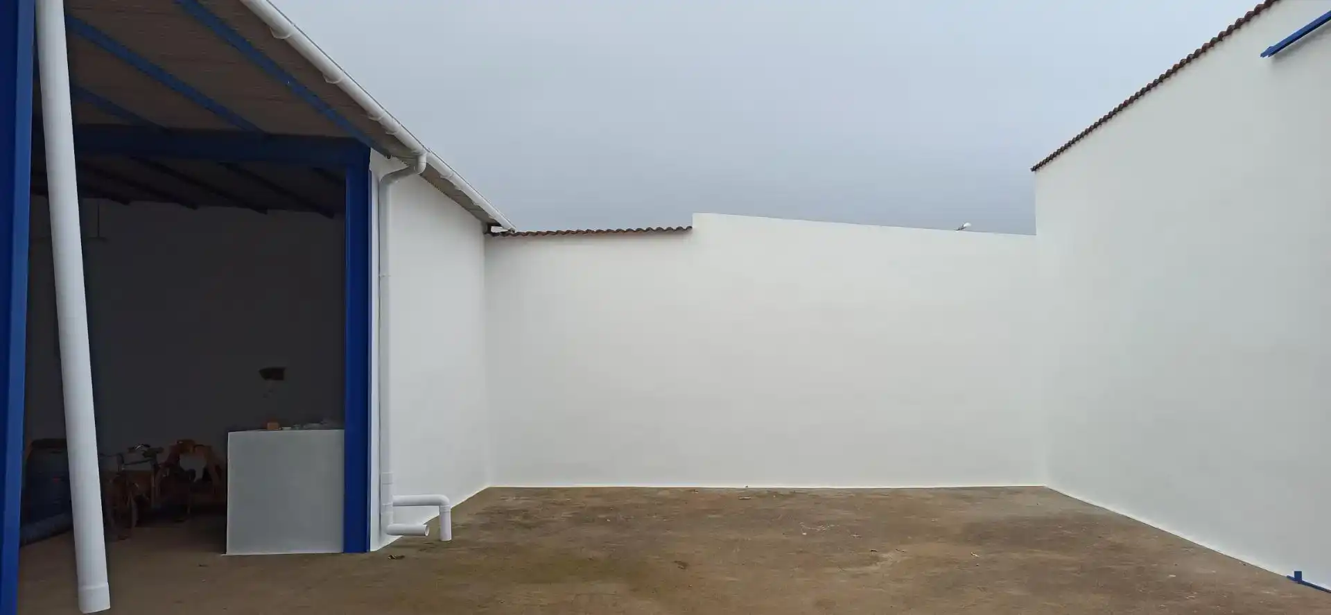 Außenansicht von Garage zur Miete in Guareña