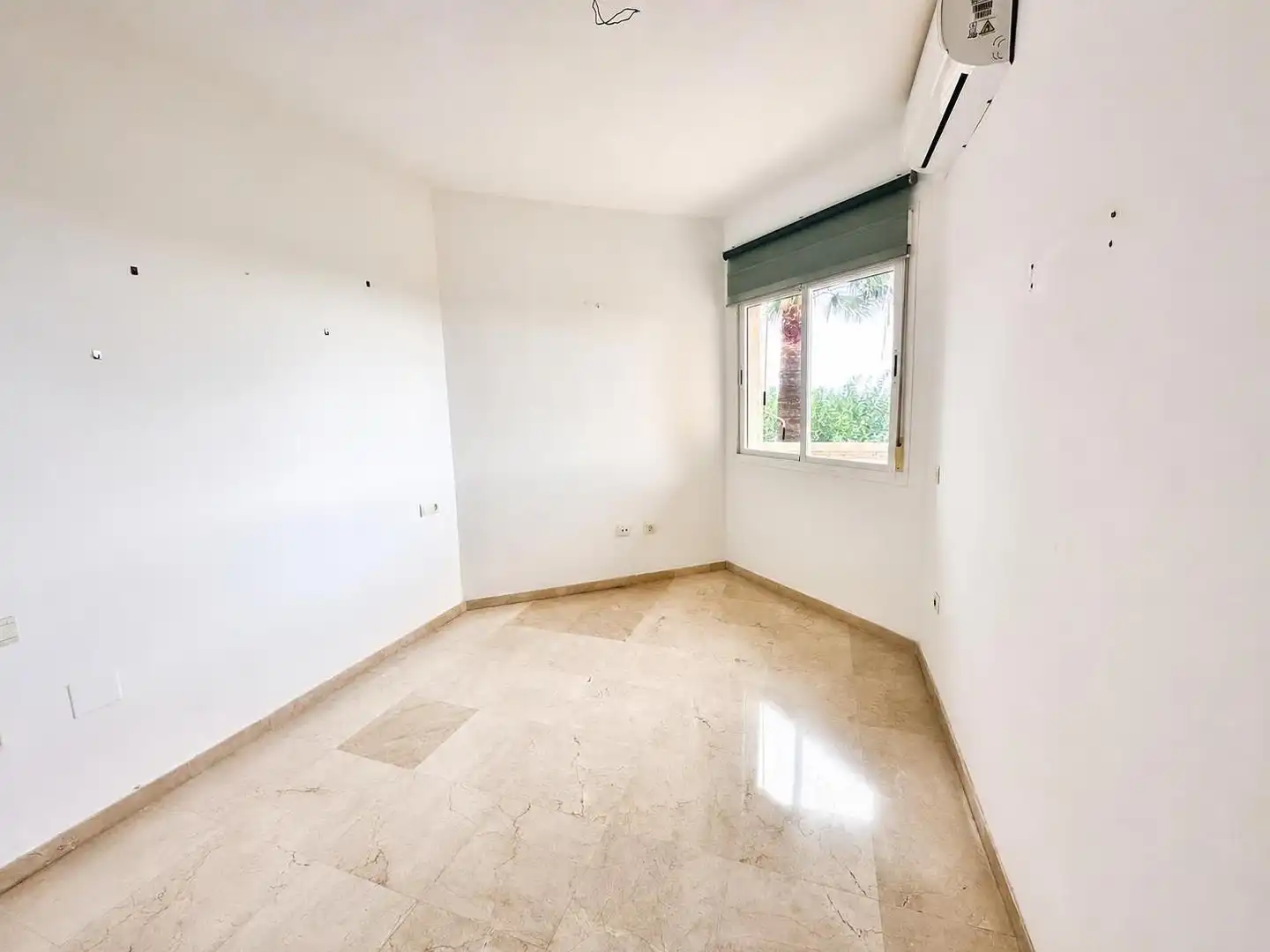 Dormitori de Apartament de lloguer en Playamar - Benyamina