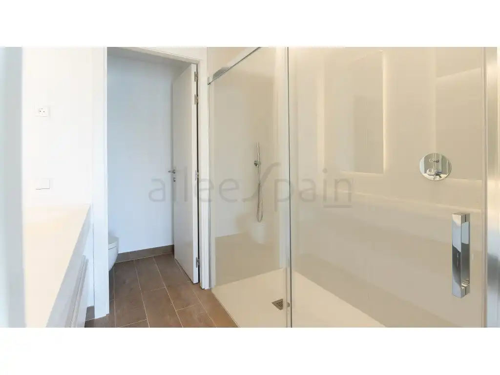 Bany de Casa o xalet en venda en Benalmádena amb Aire condicionat, Piscina i Piscina comunitària