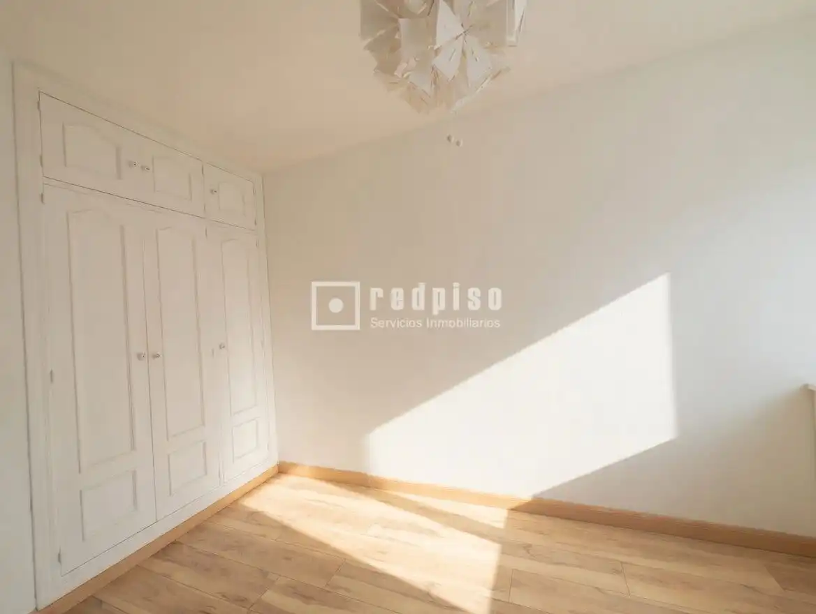 Habitación de Piso en venta en Alcorcón con Aire acondicionado y Calefacción