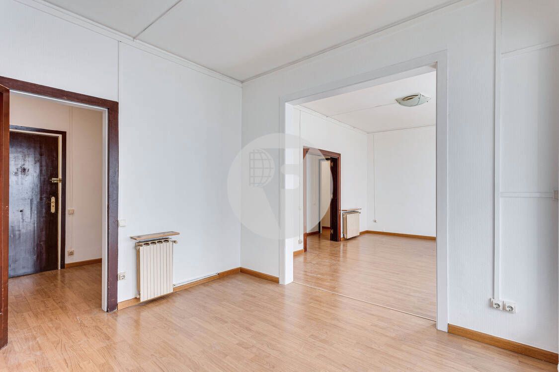 Flat for sale in  Barcelona Capital  with Heating and Balcony