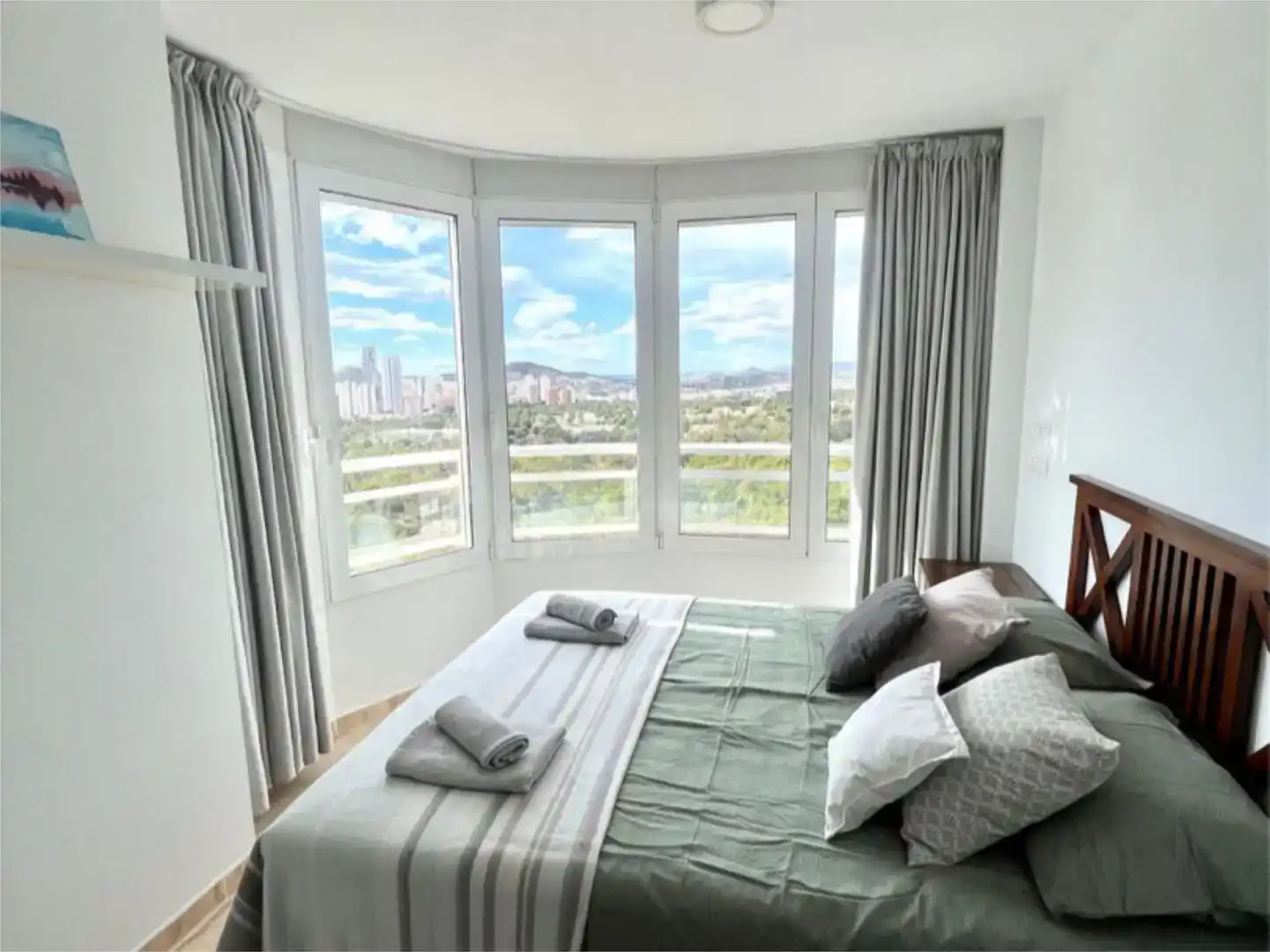 Bedroom of Attic for sale in Benidorm  with Air Conditioner, Swimming Pool and Balcony