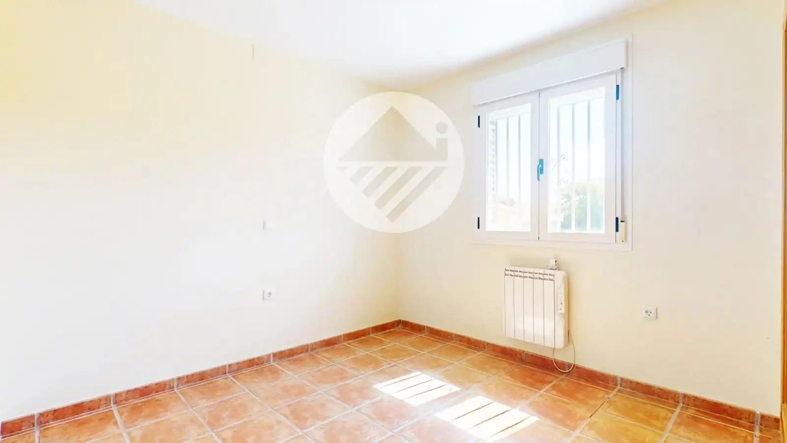 Houses for sale in Lucillos  with Air Conditioner and Heating