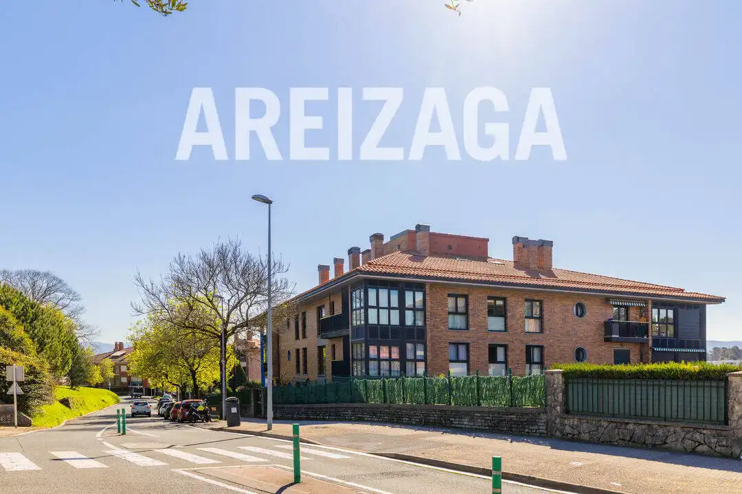 Exterior view of Flat for sale in Donostia - San Sebastián   with Heating, Private garden and Terrace