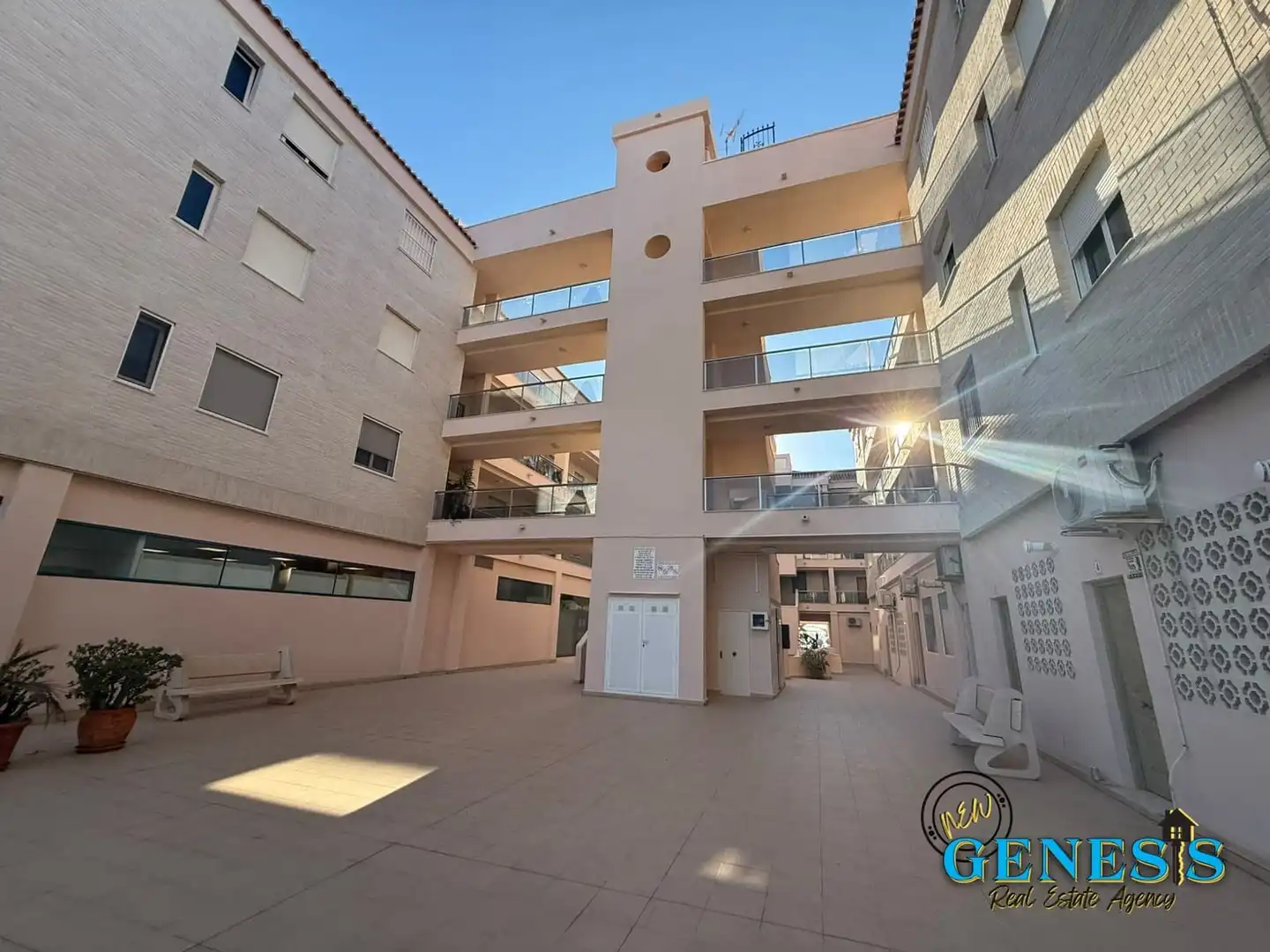 Vista exterior de Ático en venta en Orihuela con Aire acondicionado, Terraza y Amueblado