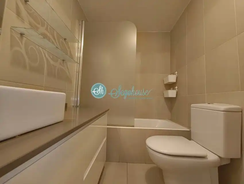 Baño de Piso en venta en Torrecaballeros con Calefacción y Internet