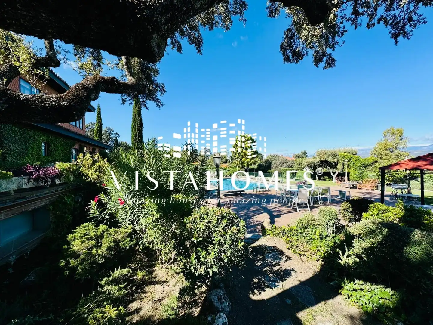Vista exterior de Casa o xalet en venda en Ciudalcampo amb Aire condicionat, Calefacció i Jardí privat