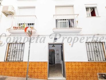 Adosado con balcón en venta en Torrox Pueblo