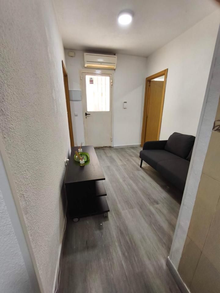 Planta baja to rent in  Madrid Capital  with Air Conditioner and Furnished
