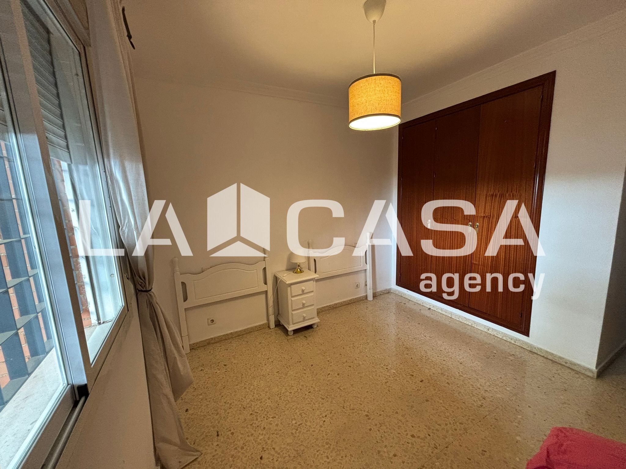 Flat for sale in  Sevilla Capital  with Air Conditioner and Terrace