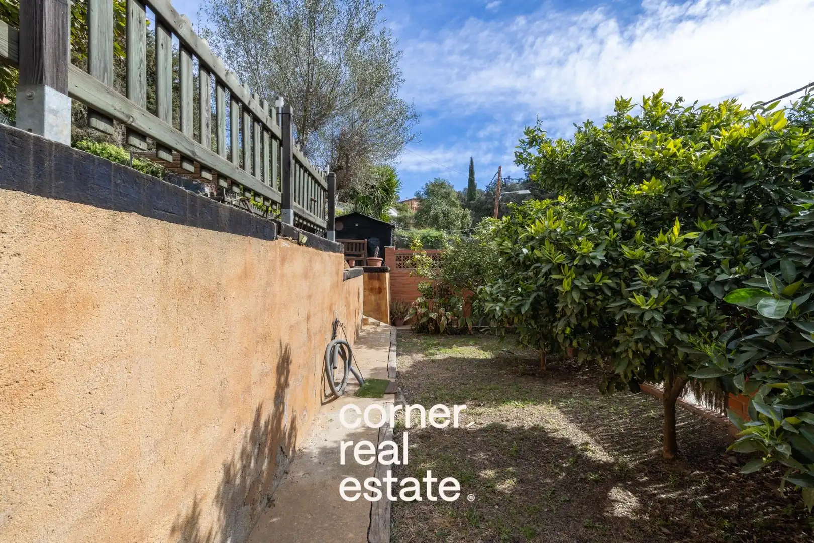 Vista exterior de Casa o chalet en venta en Molins de Rei con Aire acondicionado, Calefacción y Jardín privado