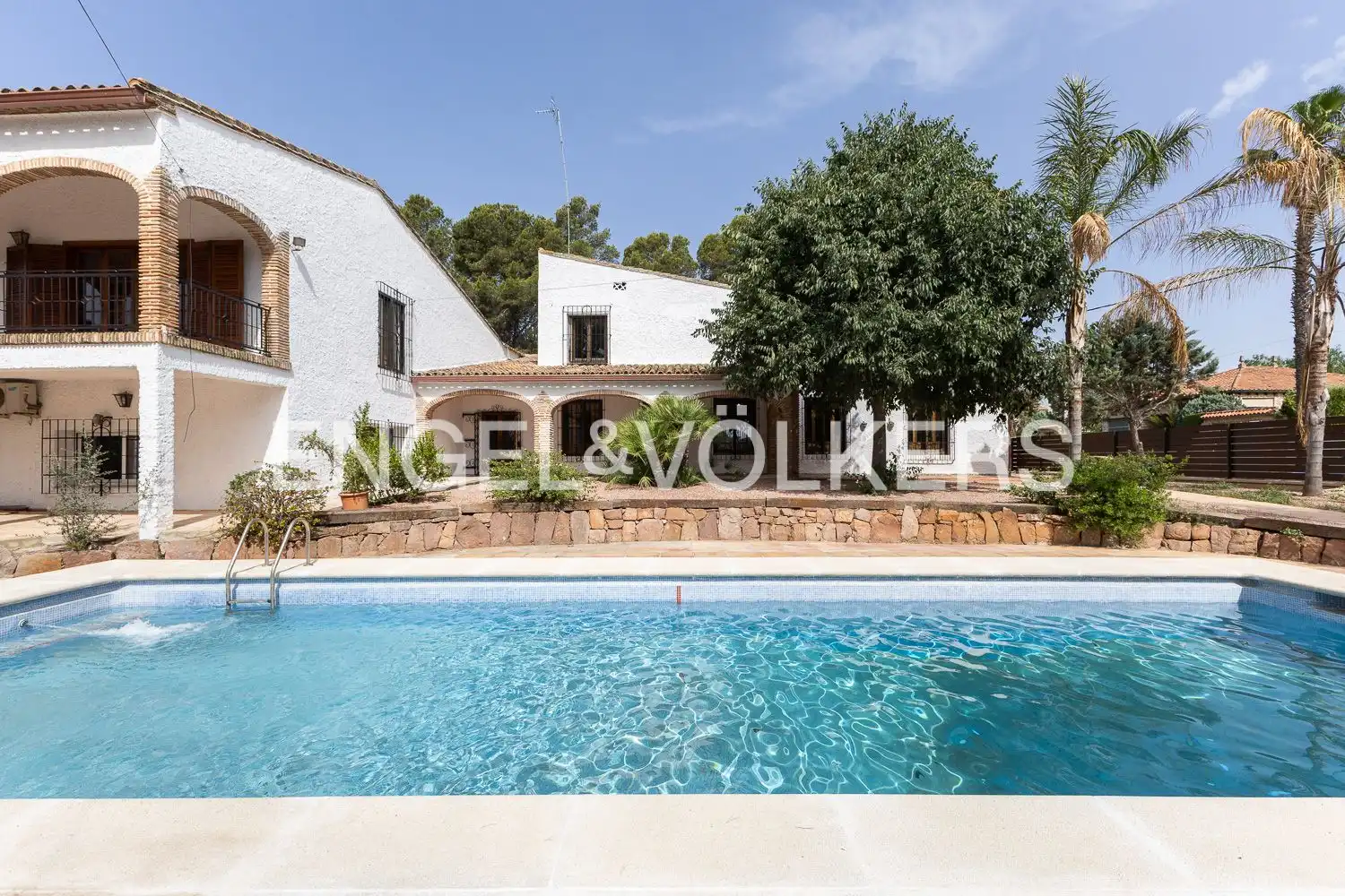 Vista exterior de Casa o chalet de alquiler en Paterna con Aire acondicionado, Calefacción y Jardín privado