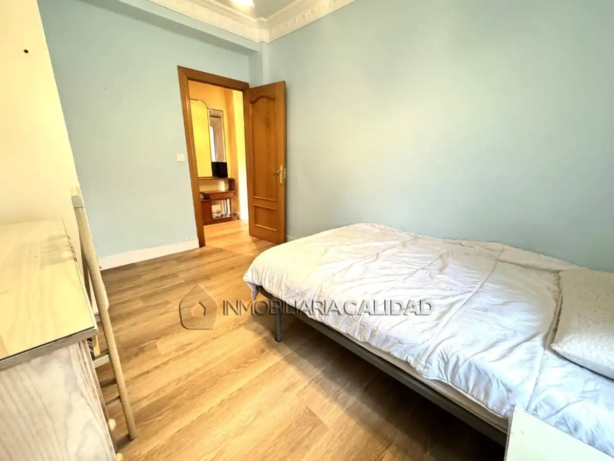 Schlafzimmer von Wohnung zur Miete in Burgos mit Heizung und Möbliert