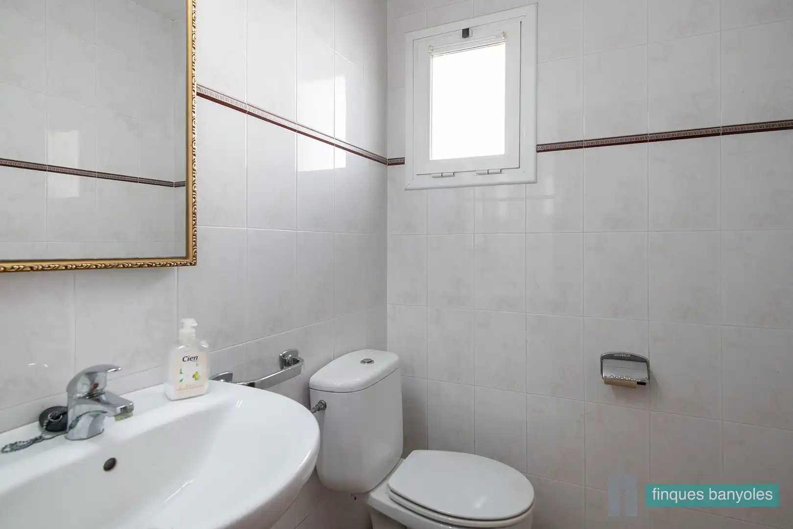 Bathroom of Houses for sale in Fontcoberta  with Air Conditioner, Private garden and Terrace