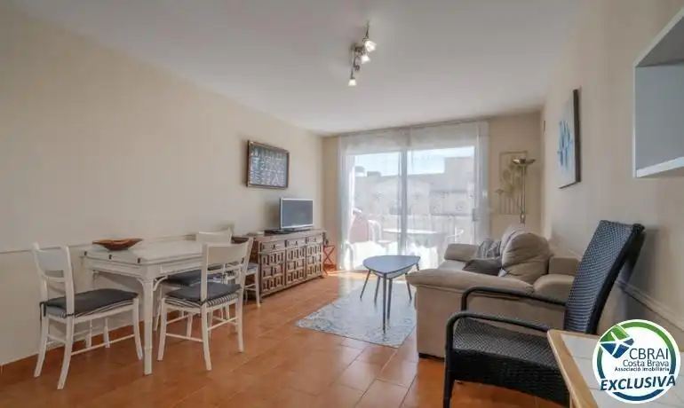 Sala d'estar de Apartament en venda en Empuriabrava amb Aire condicionat i Terrassa