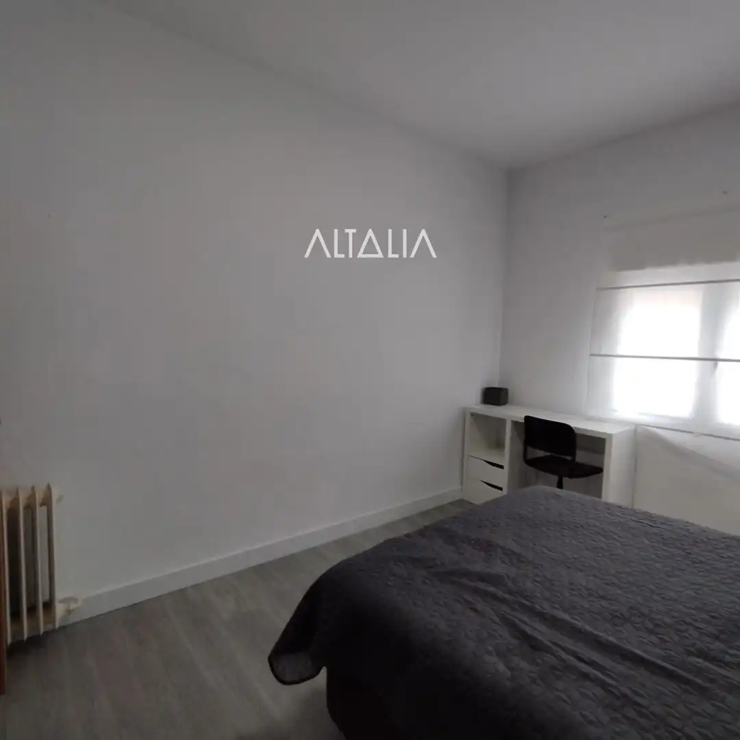 Bedroom of Flat for rent in Cuenca  with Heating and Furnished