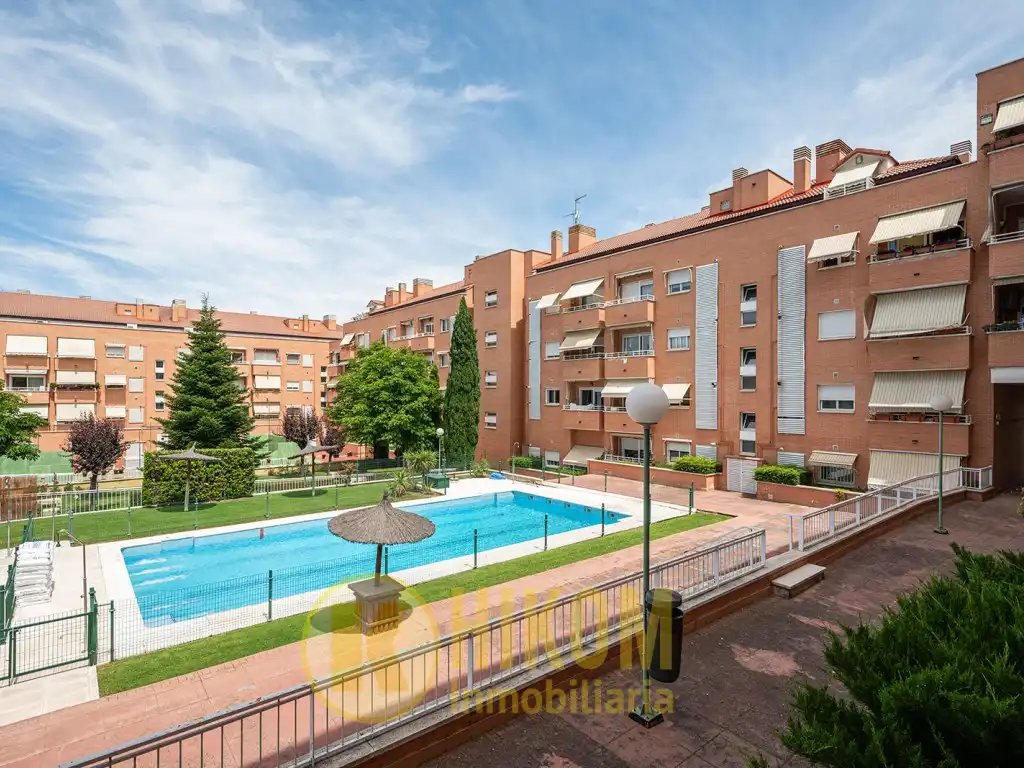 Exterior view of Ground floor for sale in Las Rozas de Madrid  with Air Conditioner, Private garden and Terrace