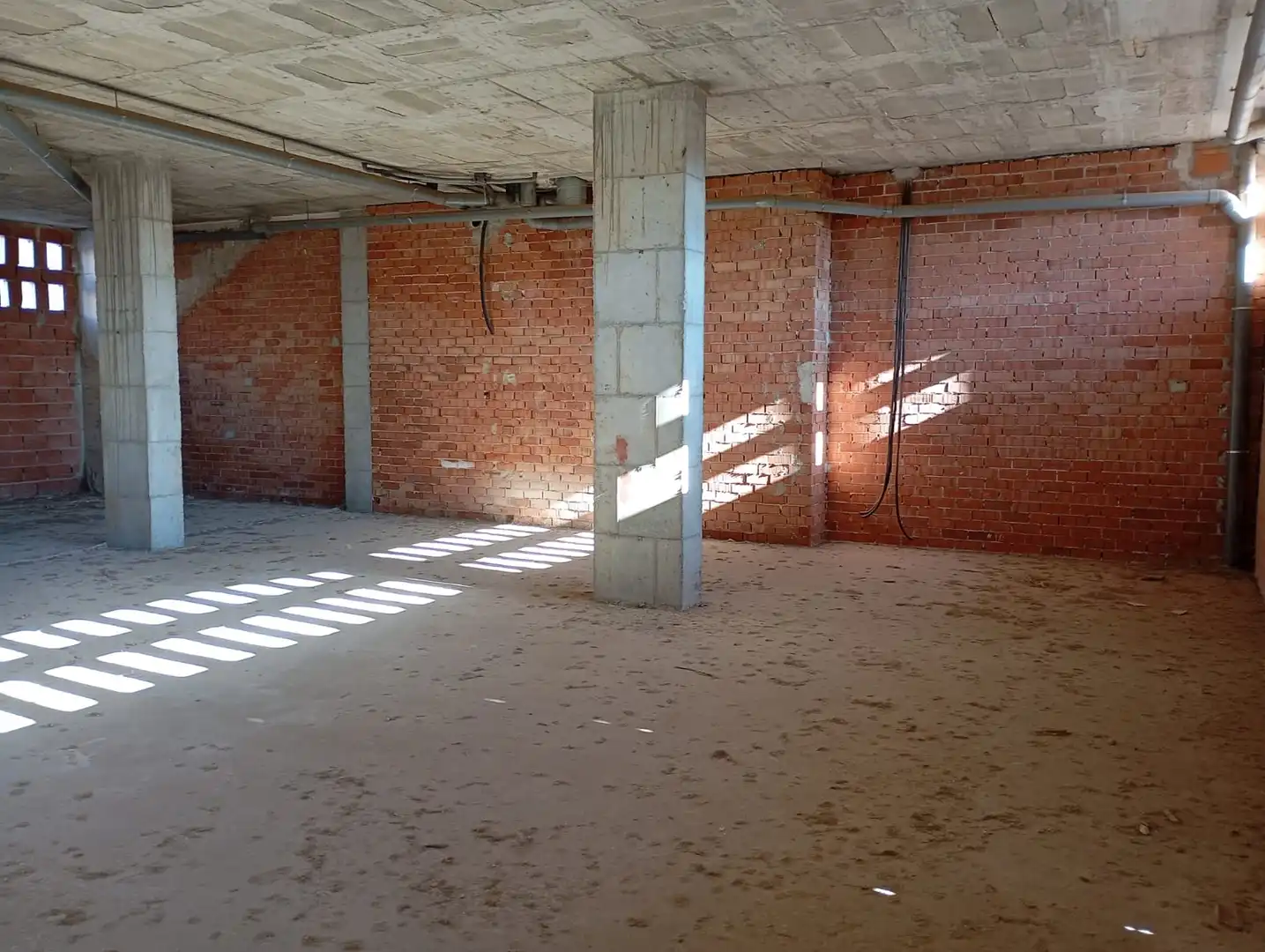 Local comercial en venda a Calle Historia de España, imagen 3