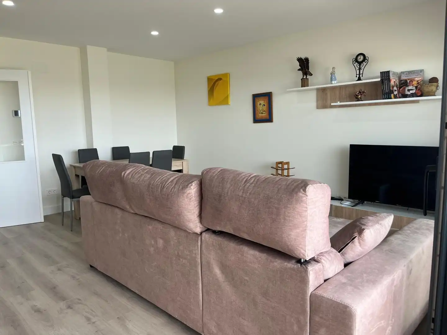 Sala d'estar de Àtic de lloguer en Almería amb Aire condicionat, Calefacció i Jardí privat