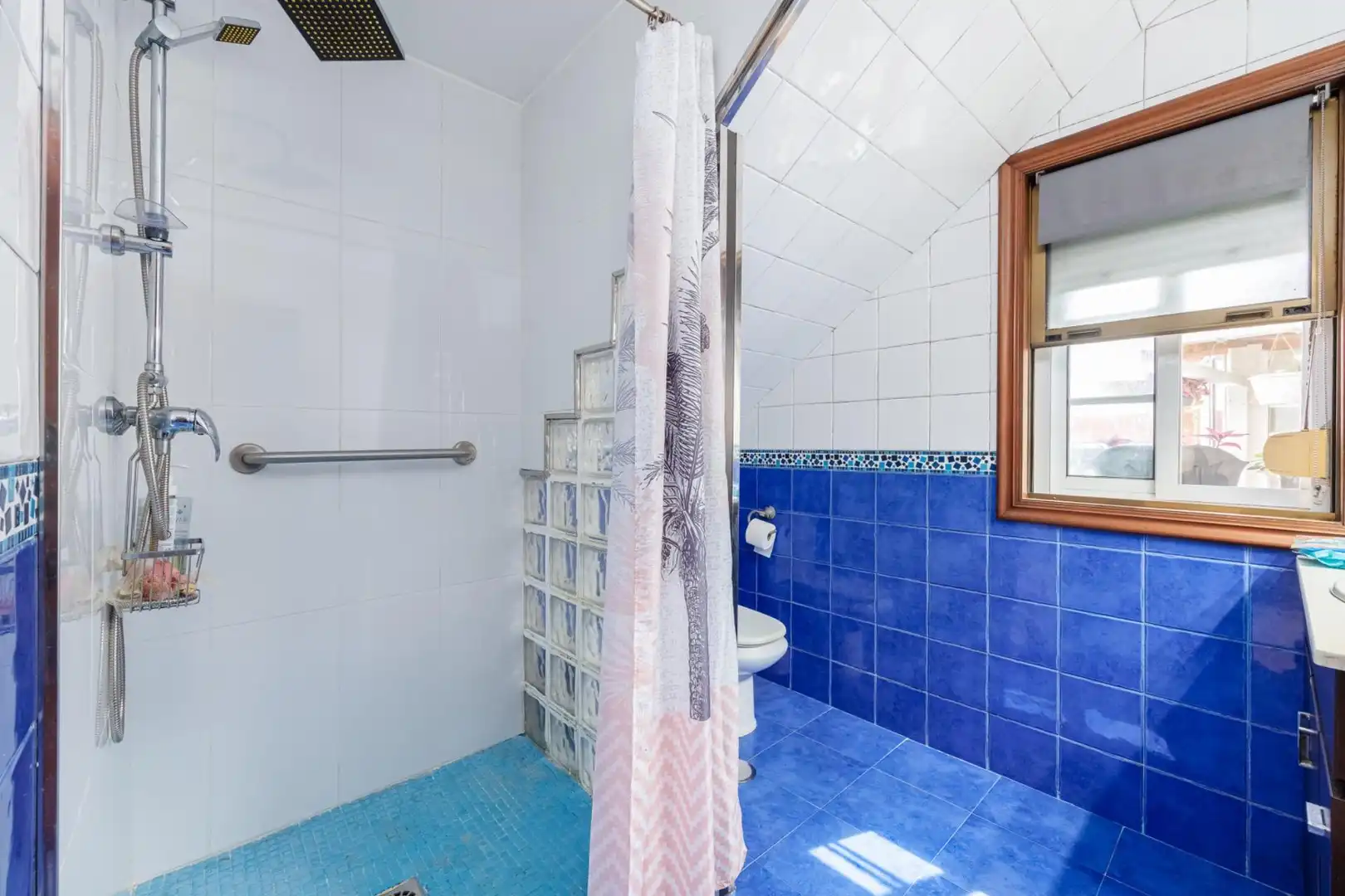 Bathroom of Houses for sale in Vigo   with Heating, Private garden and Terrace