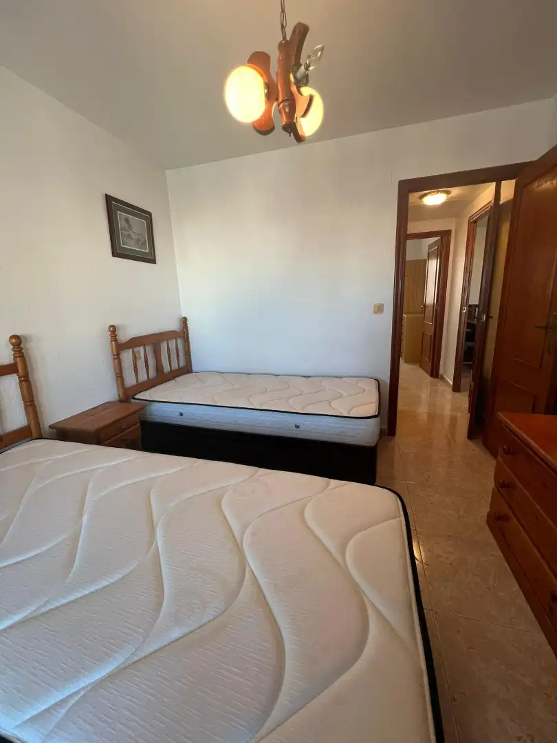 Habitación de Piso en venta en Torrevieja con Amueblado y Piscina comunitaria