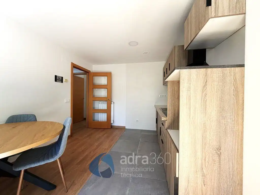 Cocina de Apartamento en venta en Lardero con Aire acondicionado, Calefacción y Jardín privado