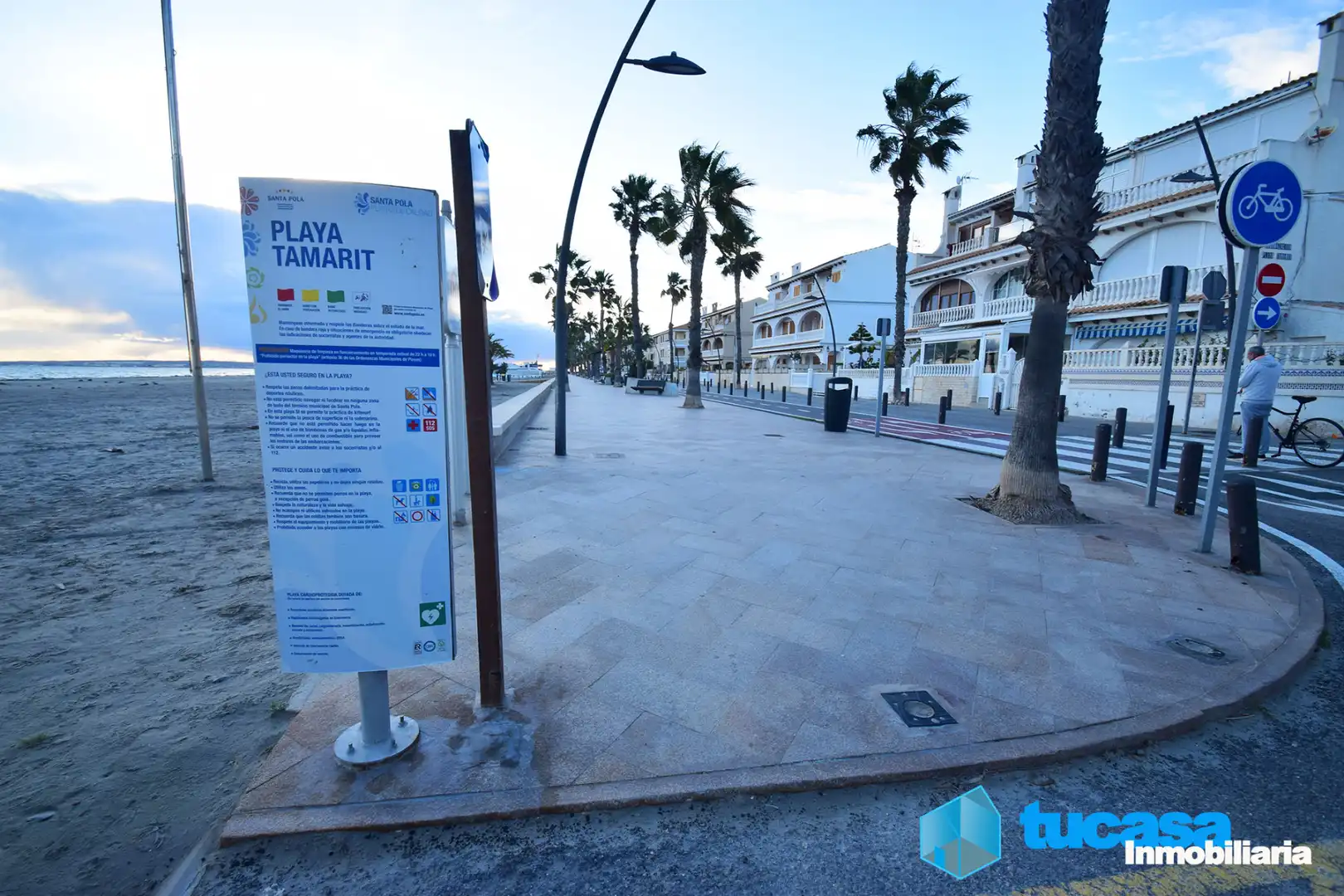 Vista exterior de Pis en venda en Santa Pola amb Terrassa i Balcó